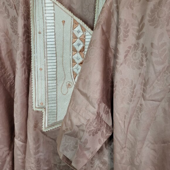 Elegant Swiss- made Guinea Brocade   3 Piece "Agbada" men's suit - Picture 3 of 9